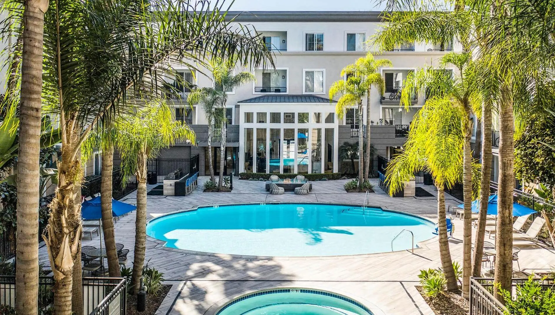 Apartment Ferienwohnung The Electric Blue Abode With A Gorgeous Pool View Los Angeles
