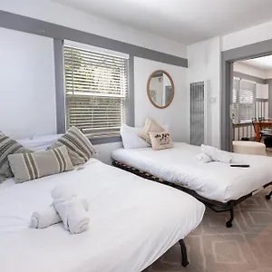  Apartment Surfside 2br With Queen Beds In Venice